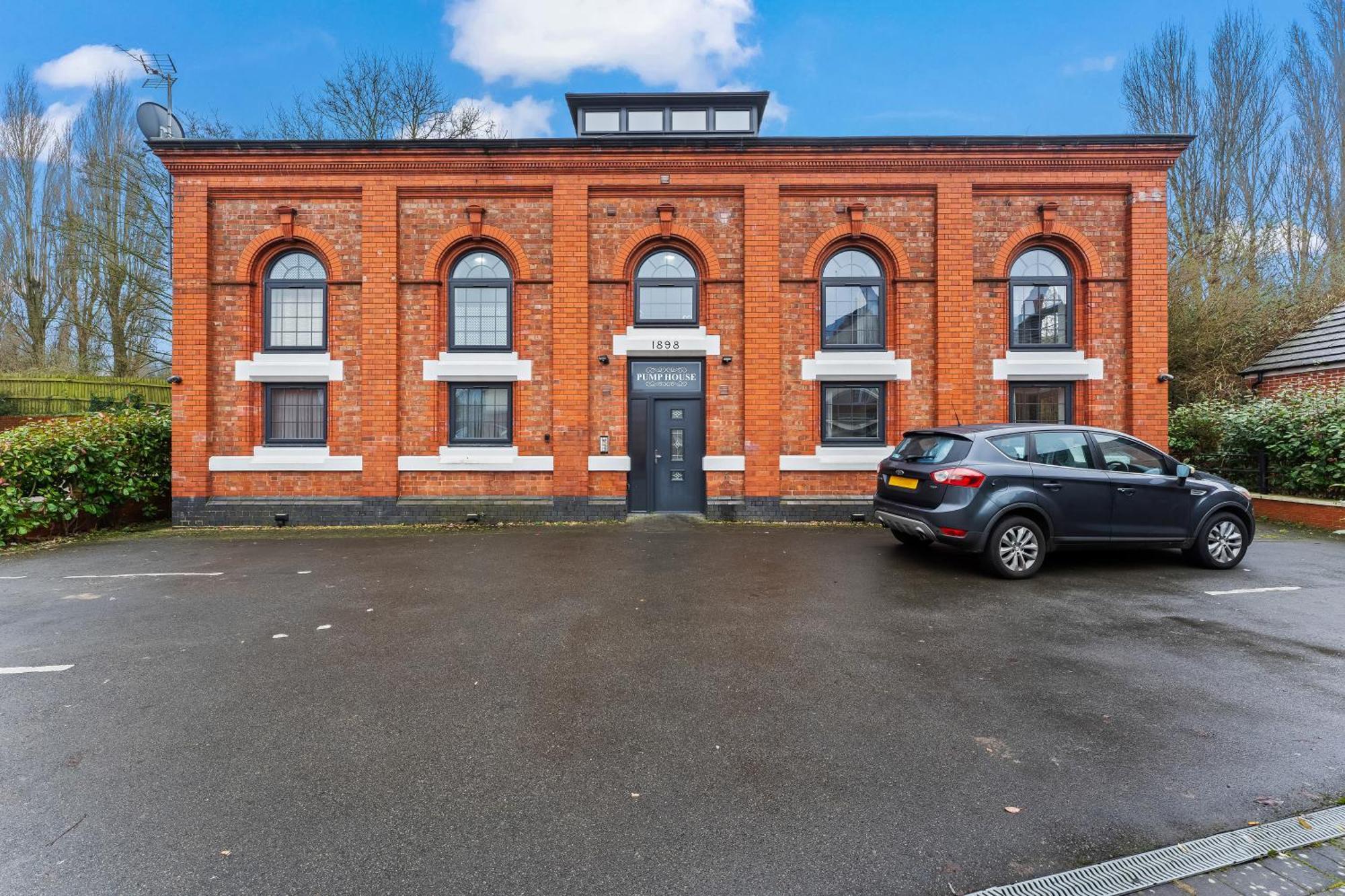 Exquisite 2-Bedroom Penthouse-Sleeps 7-Free Parking With Workstations & High-Speed Wifi Birmingham Exterior photo