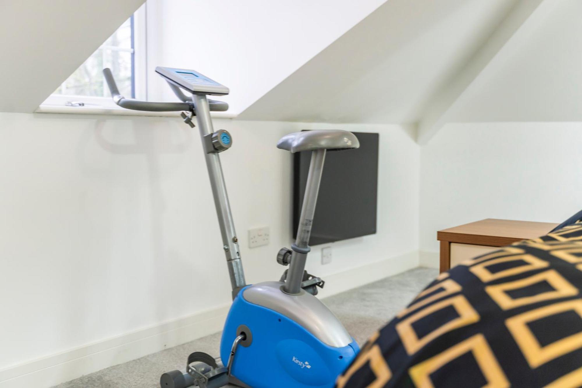 Exquisite 2-Bedroom Penthouse-Sleeps 7-Free Parking With Workstations & High-Speed Wifi Birmingham Exterior photo